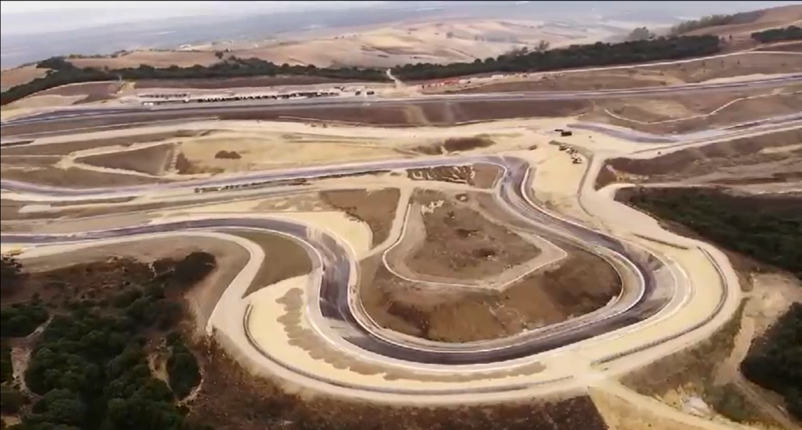 Hemos participado en la ejecución de un circuito de velocidad, sin duda un proyecto singular dentro de la obra civil.